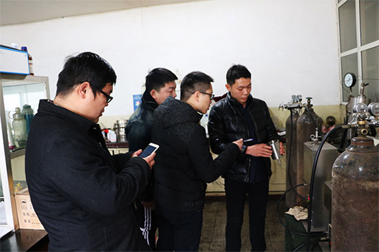 新員工進(jìn)廠實(shí)習(xí)--實(shí)驗(yàn)室、倉庫、車間參觀學(xué)習(xí)